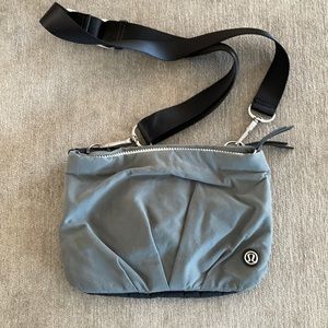 Lululemon purse